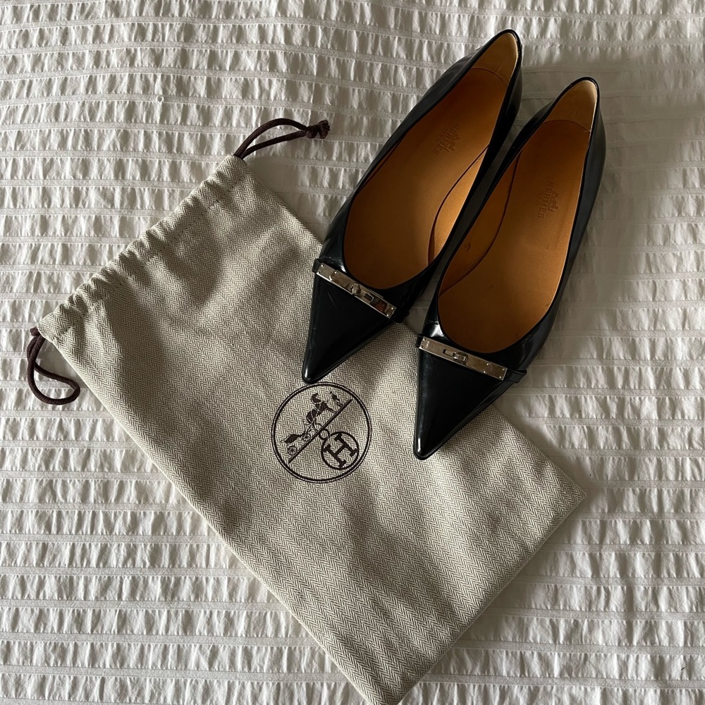 Hermes black flats